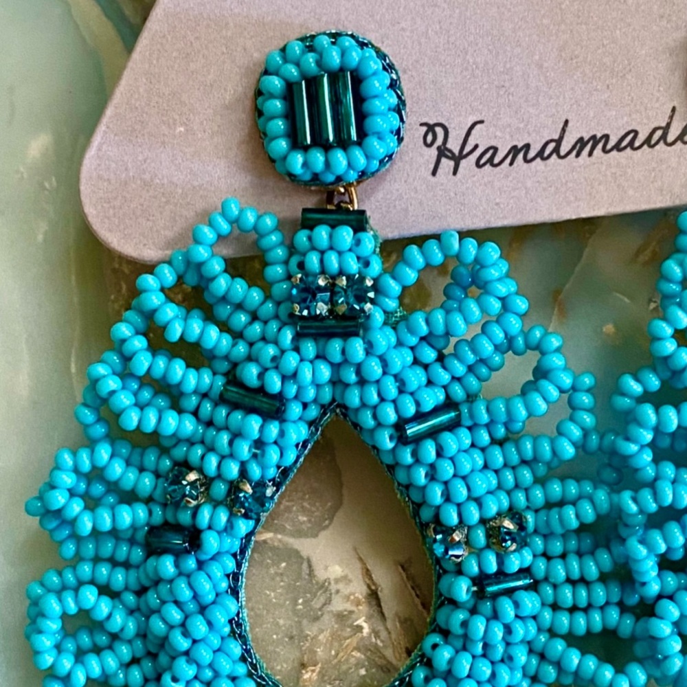 NWT Deepa Gurnani Beaded Ruffled Chandeliers - Picture 11 of 15